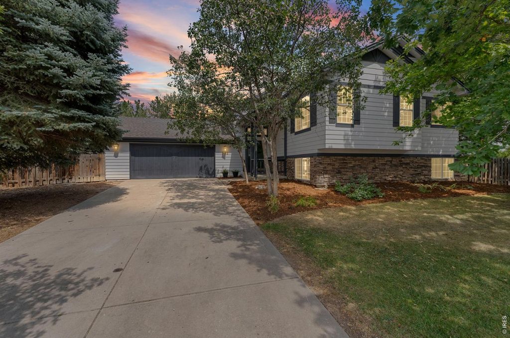 332 Snowy Owl Cir