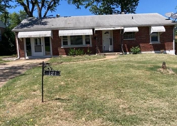 1st image of 121 Hackberry Dr