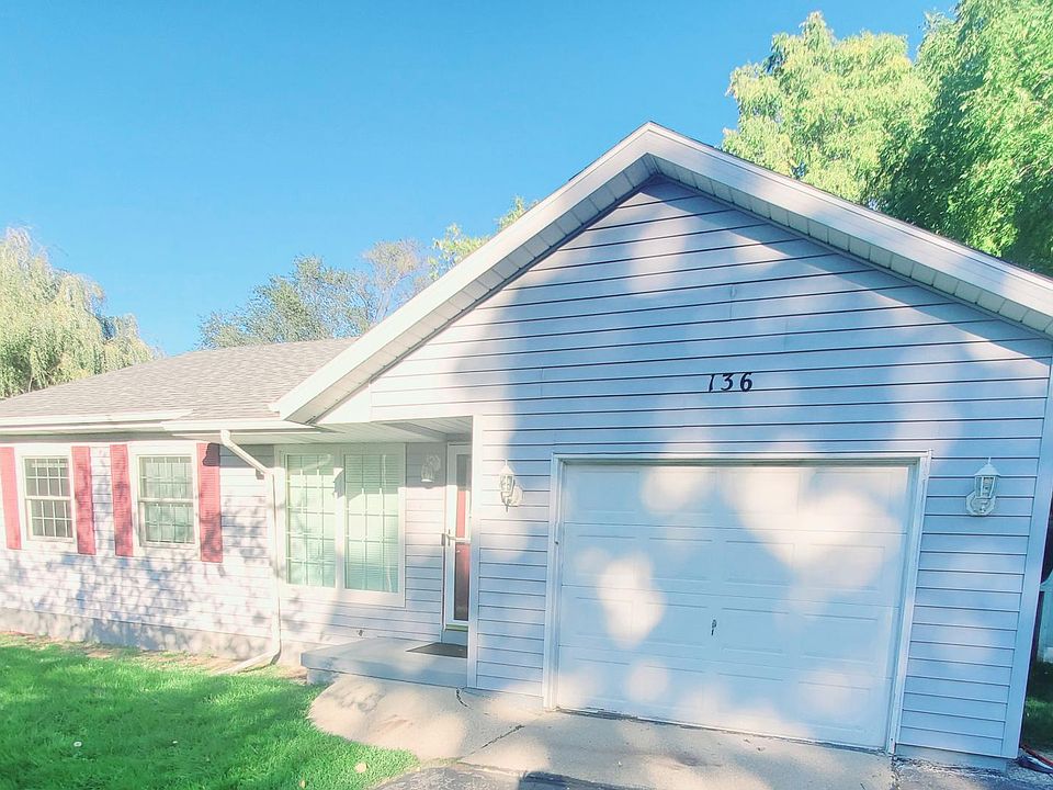 1st image of 136 Lauderdale Ave NE