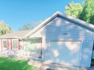 136 Lauderdale Ave NE, Grand Rapids, MI 49546