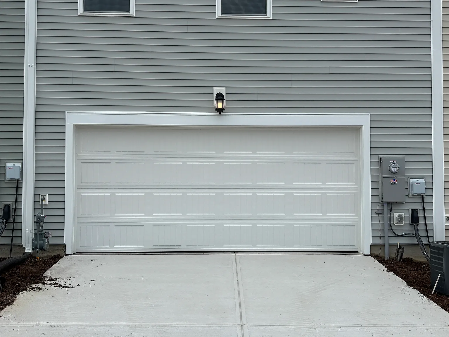 3 bed, 1939 sqft, $2,045 — Photo 3