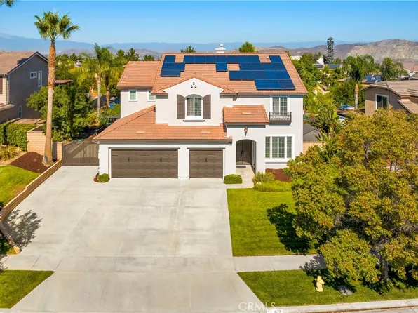 1677 Camino Largo St, Corona, CA 92881