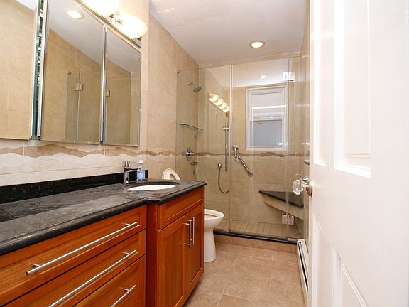 2nd image of 1515 200th St Floor 1