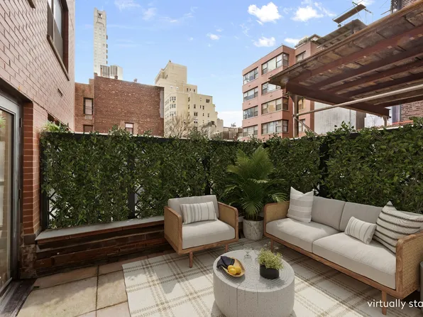166 East 61st Street 4E image 9 of 10