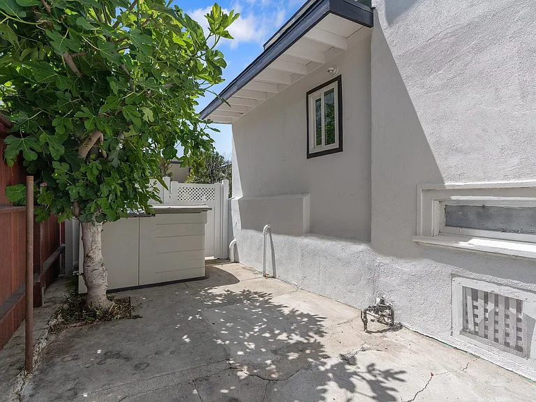 1206 Tamarind Ave — Photo 38