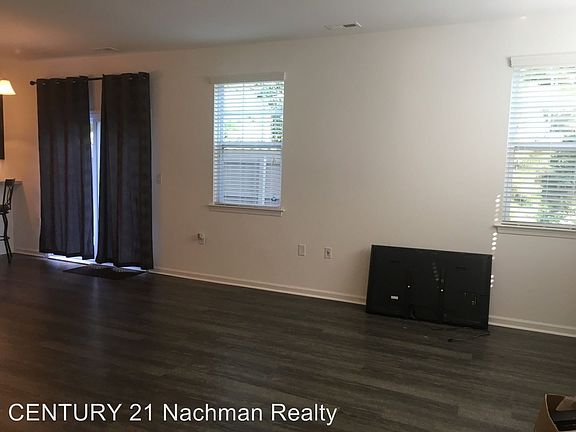 2nd image of 4020 Clarendon Way