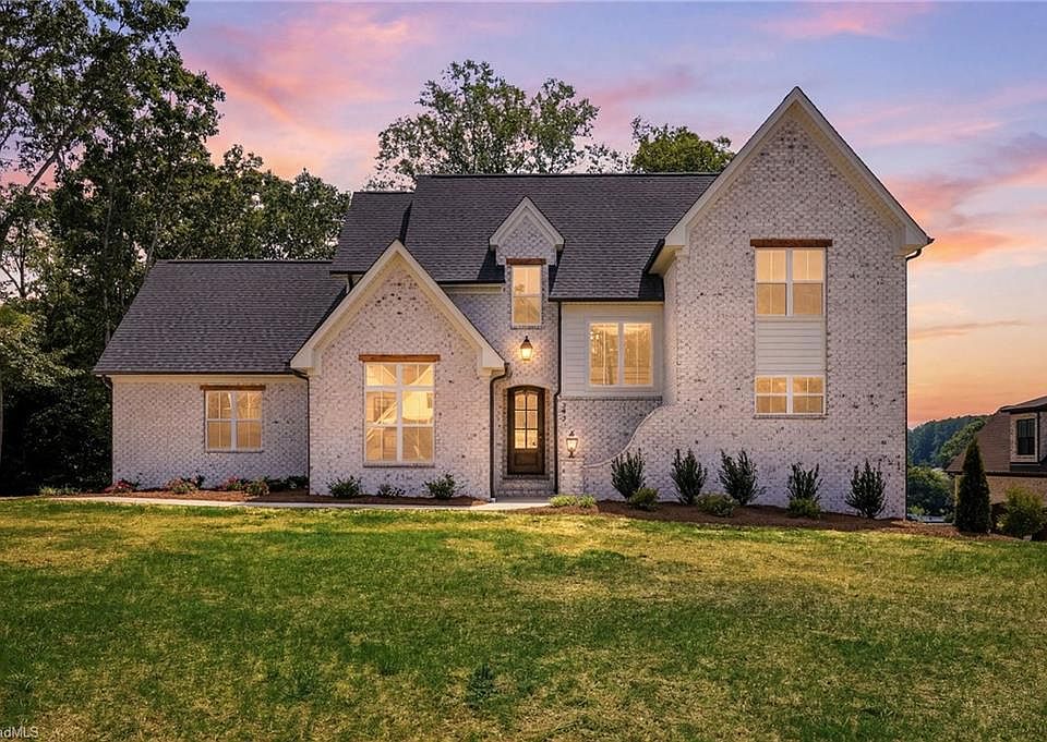 1st image of 293 Old Heritage Dr