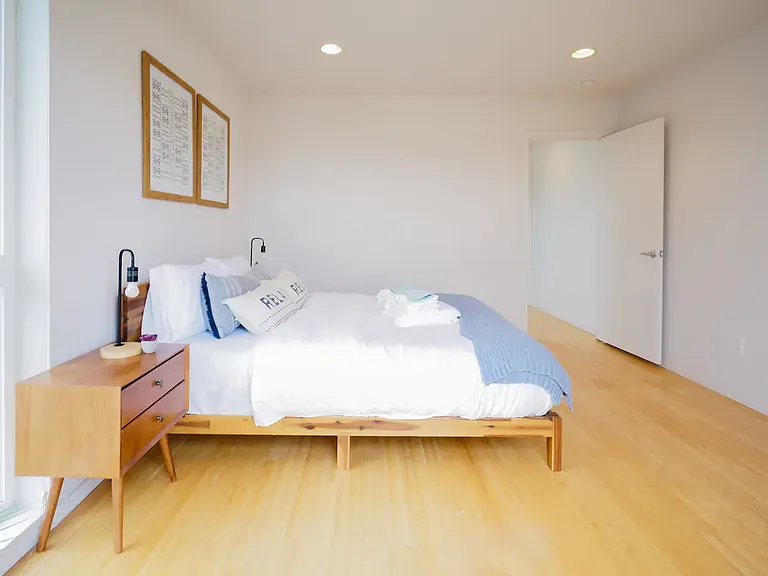 411 Summit Ave E #A — Photo 10