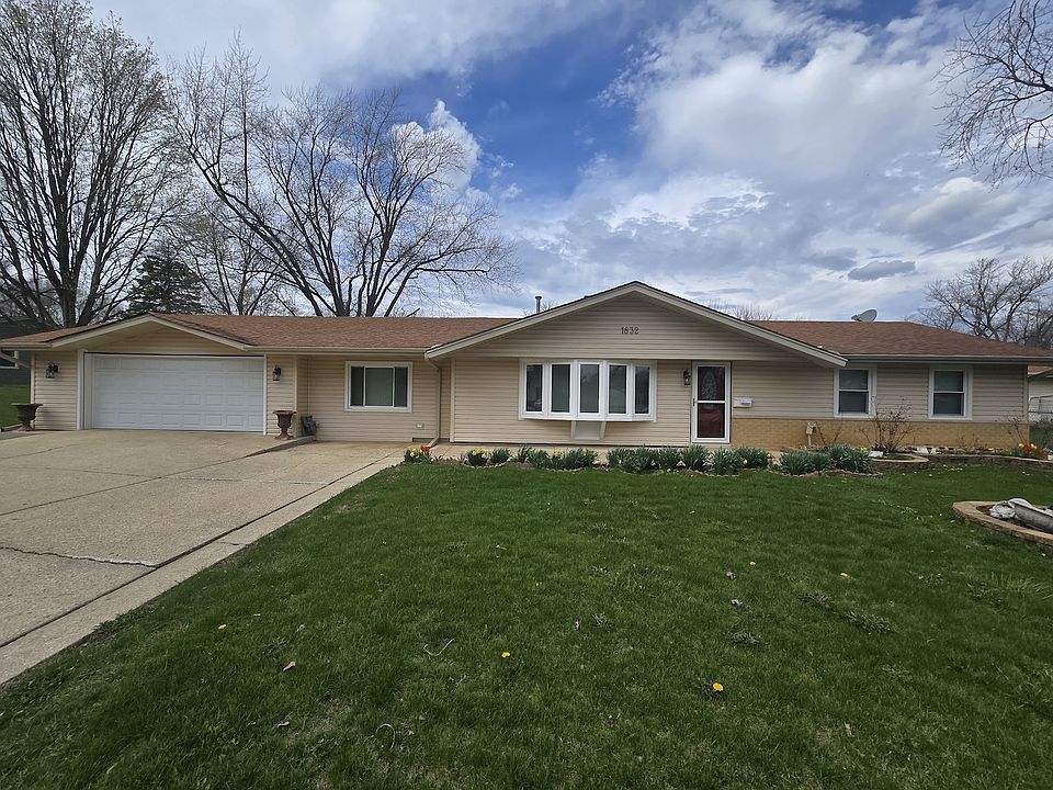1st image of 1832 W Weathersfield Way