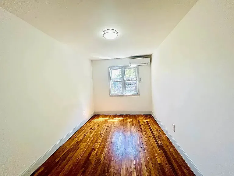 693 Autumn Ave #2 — Photo 12