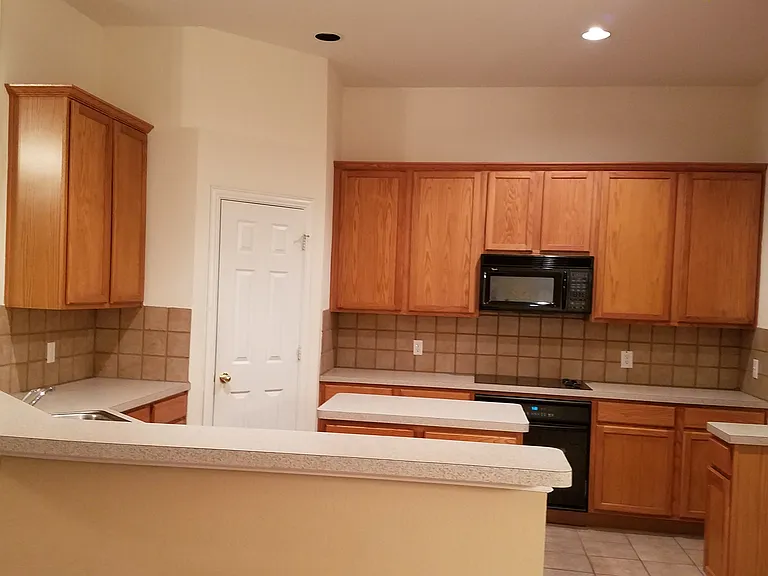 1101 Raspberry Ln — Photo 3