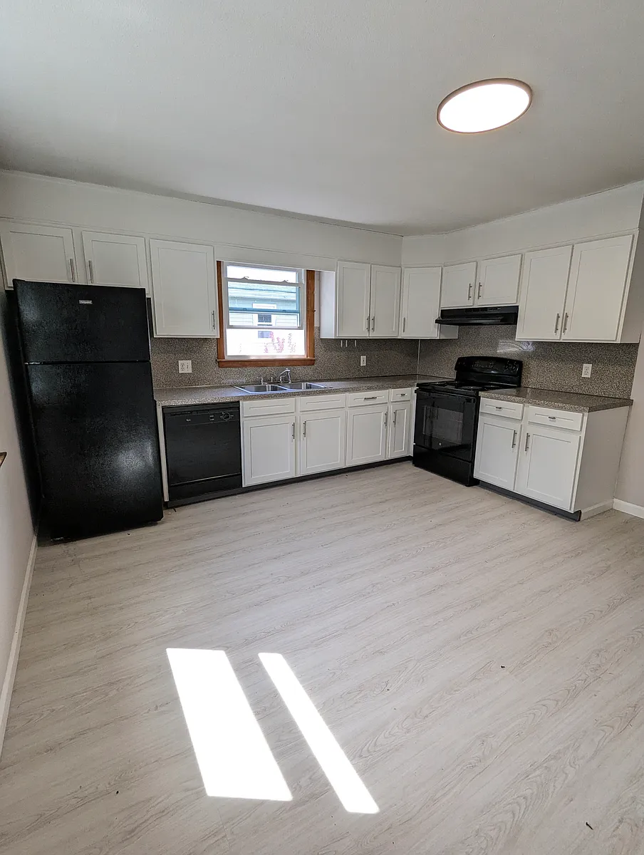 Building Photo - 39 Zuella Dr #D
