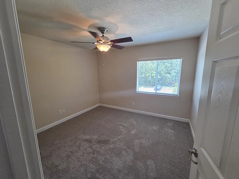 3810 Haley Ct #7 — Photo 27