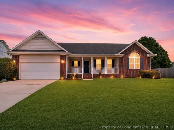 4122 Edward E Maynor Dr, Hope Mills, NC 28348