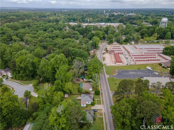 1114 S Broad St, Monroe, GA 30655