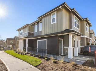 19319 NE 69th Cir #101, Redmond, WA