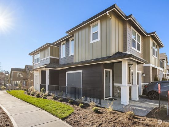 19319 NE 69th Circle #101, Redmond, WA 98052
