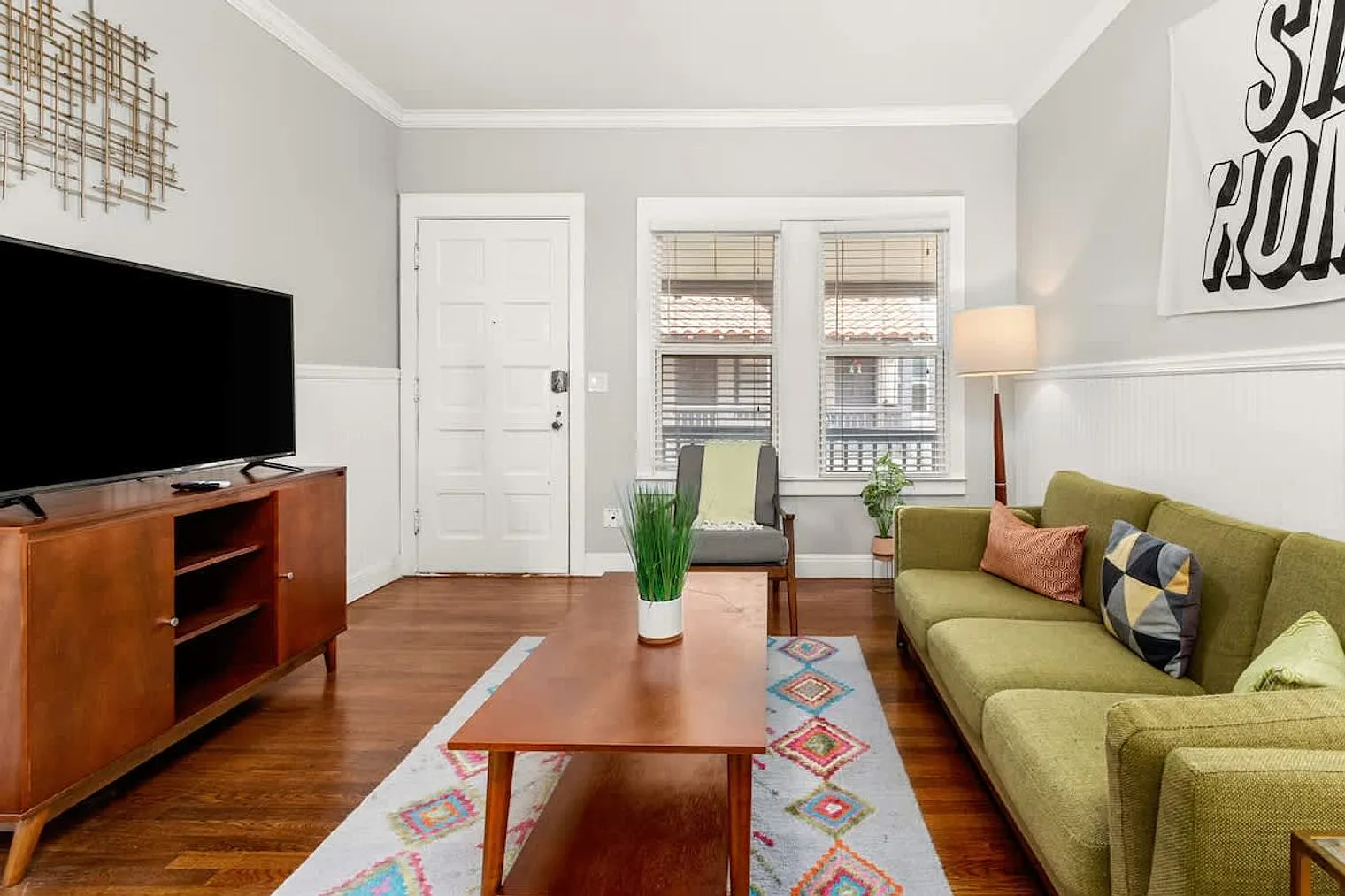 1 bed, 1.0 bath, $2,099 — Photo 2