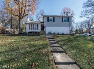 912 Neal Dr, Alexandria, VA 22308