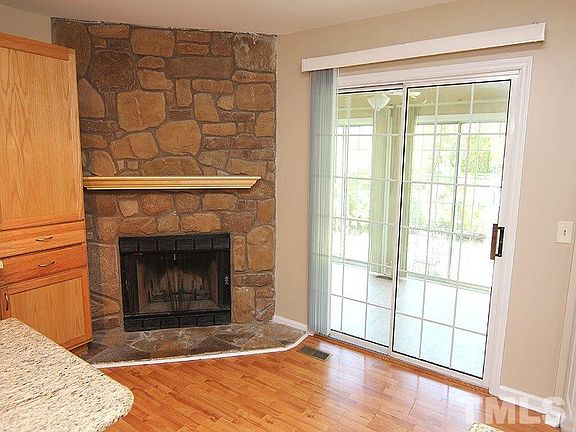 5th image of 104 McGregor Dr