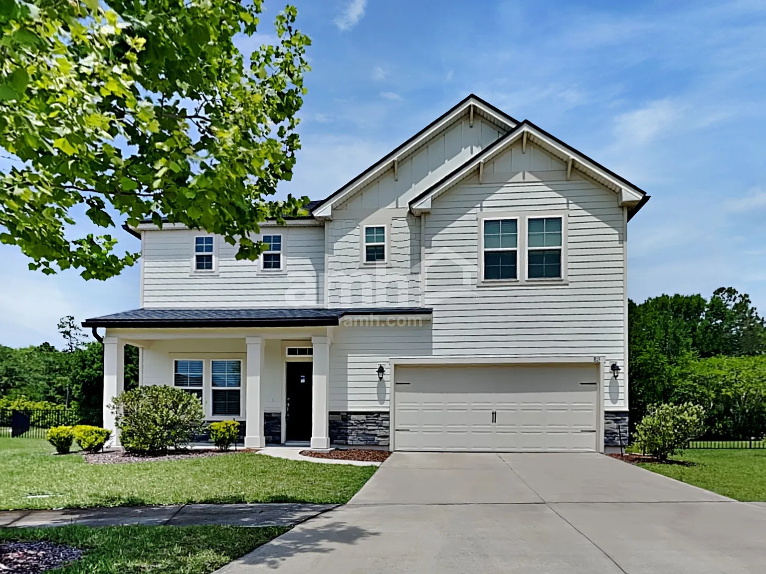 4 bed, 2.5 bath, 2396 sqft, $2,505 — Photo 1