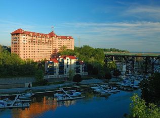 19000 Lake Rd APT 115, Rocky River, OH 44116