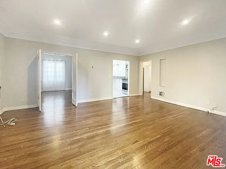 440 N Spaulding Ave — Photo 4
