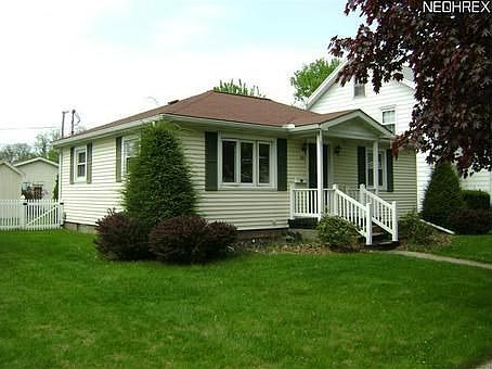 1st image of 851 Miller Ave NW
