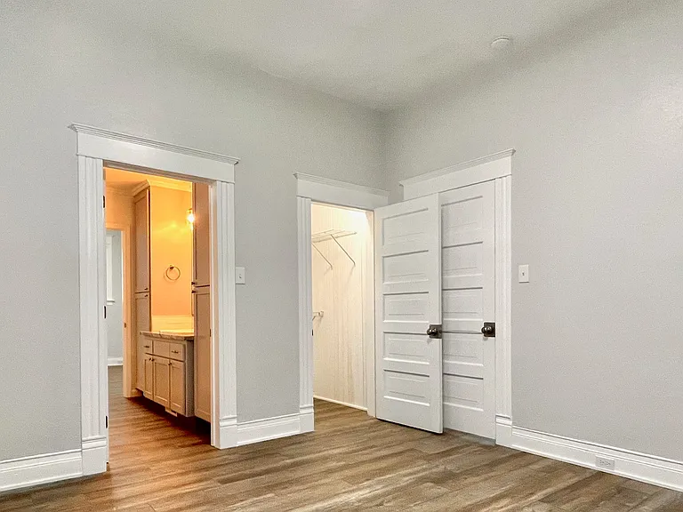 1212 N Irwin St — Photo 7
