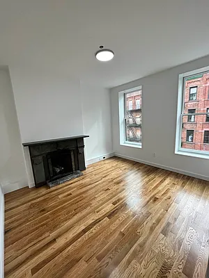 Rented by Reyes & Elsamad Real Estate Group | media 16