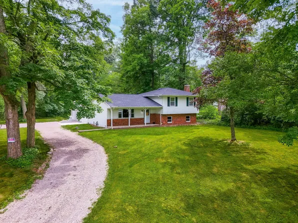36 Woodside Dr, Pataskala, OH 43062