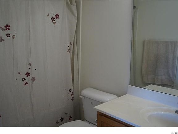 5th image of 15 Somerset Terrace Ct