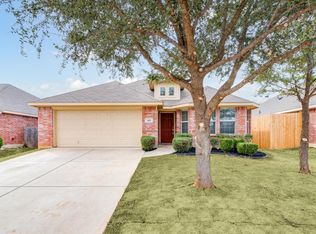 909 Loftin St, Crowley, TX 76036