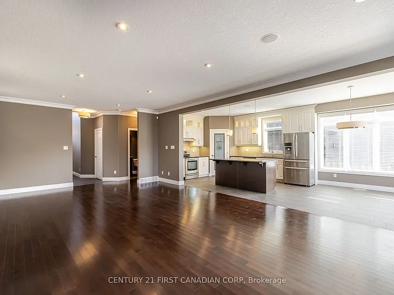 1690 Beaverbrook Ave — Photo 6