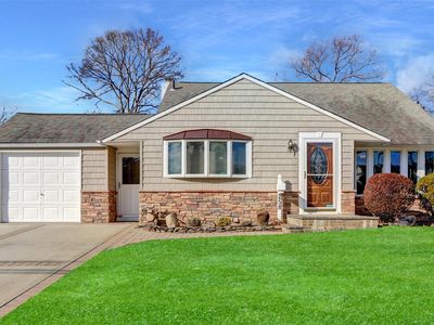 258 Ocean Avenue, Massapequa Park, NY, 11762