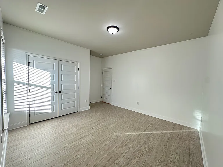 138 Gardencove Cir — Photo 23