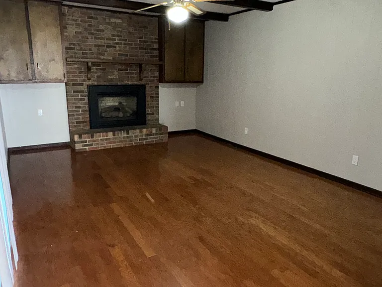 2434 Patterson Dr — Photo 6