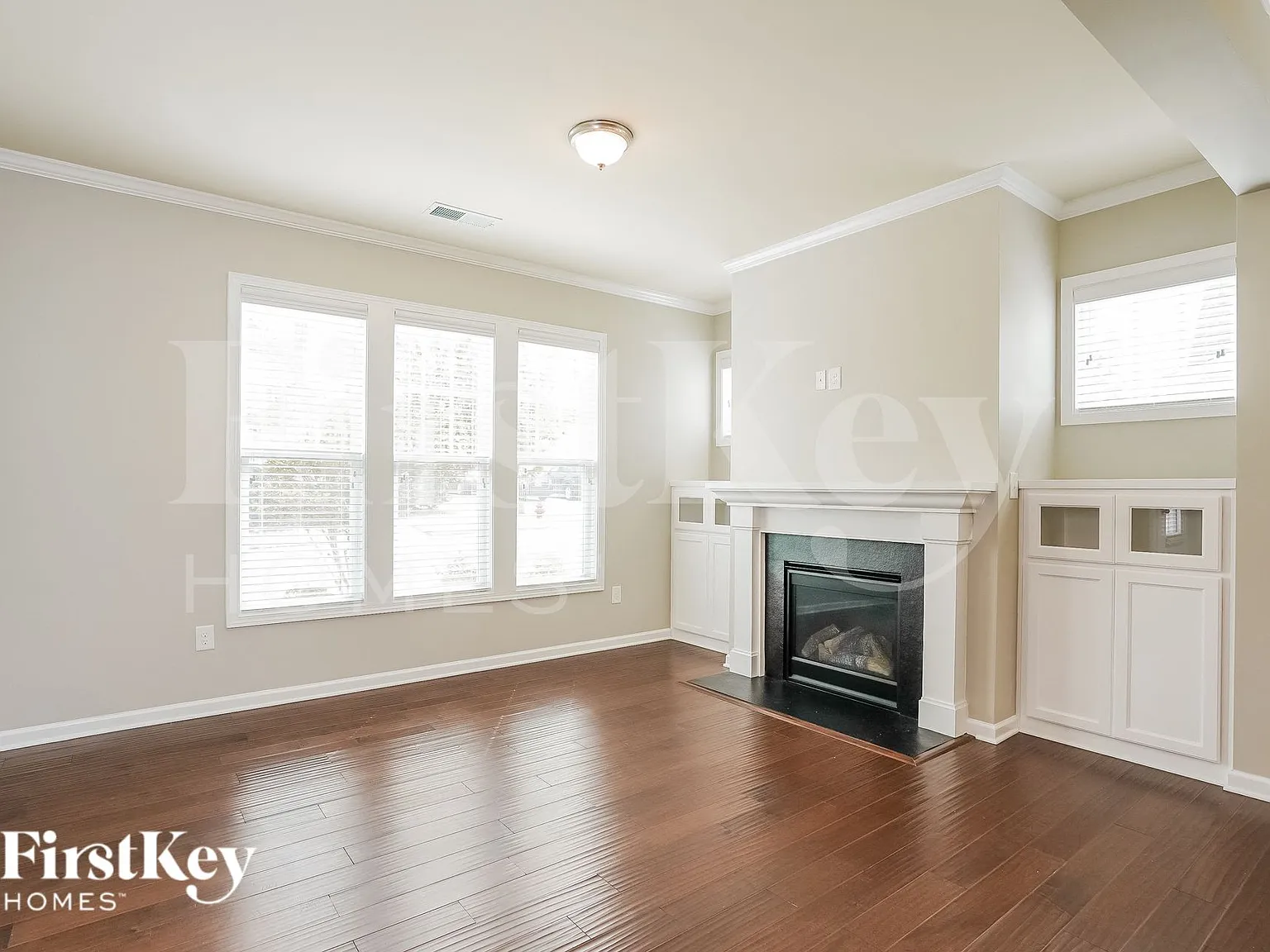 3 bed, 2.5 bath, 2441 sqft, $2,455 — Photo 3