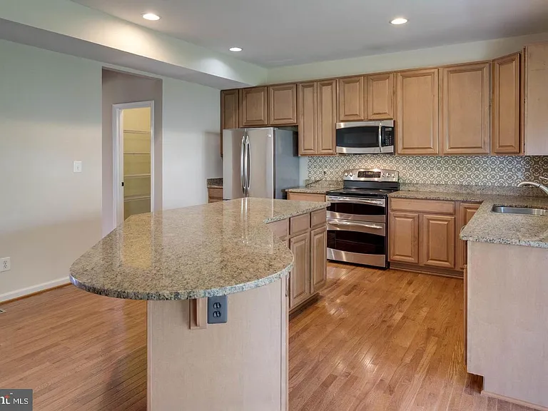 12760 Manor Hall Ct — Photo 13