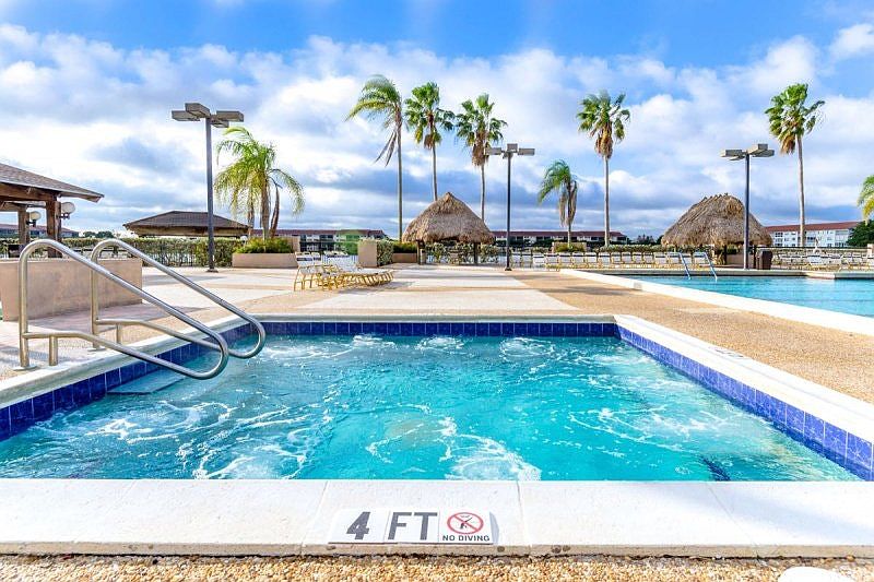 Outdoor swimming and spa