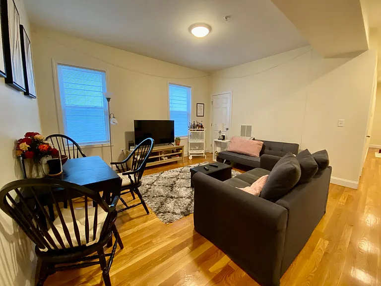 3235 Washington St #2 — Photo 5