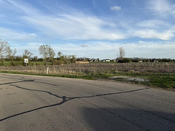 3rd image of River Forest Dr #4