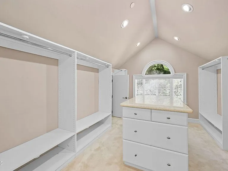 3263 New York Dr — Photo 51