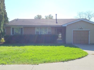 1719 E Grand Ave, Lindenhurst, IL, 60046