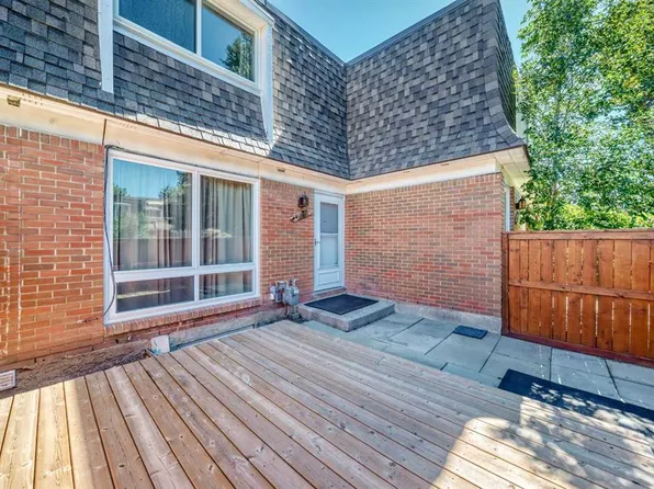 330 W Canterbury Dr SW #130, Calgary, AB T2W 1H6