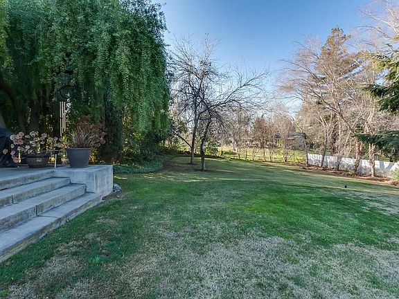 2nd image of 9806 Black Oak Ct