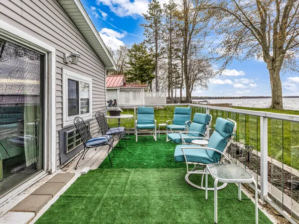 7709 E Houghton Lake Dr, Houghton Lake, MI 48629