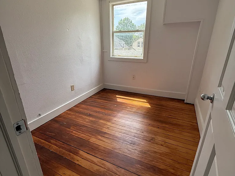 1719 Adams St NE #4 — Photo 9
