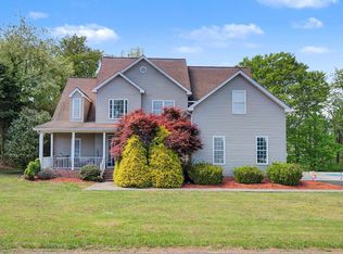 315 Horseshoe Farm Rd, Pembroke, VA 24136