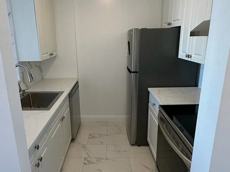 20 2nd St #2505 — Photo 5